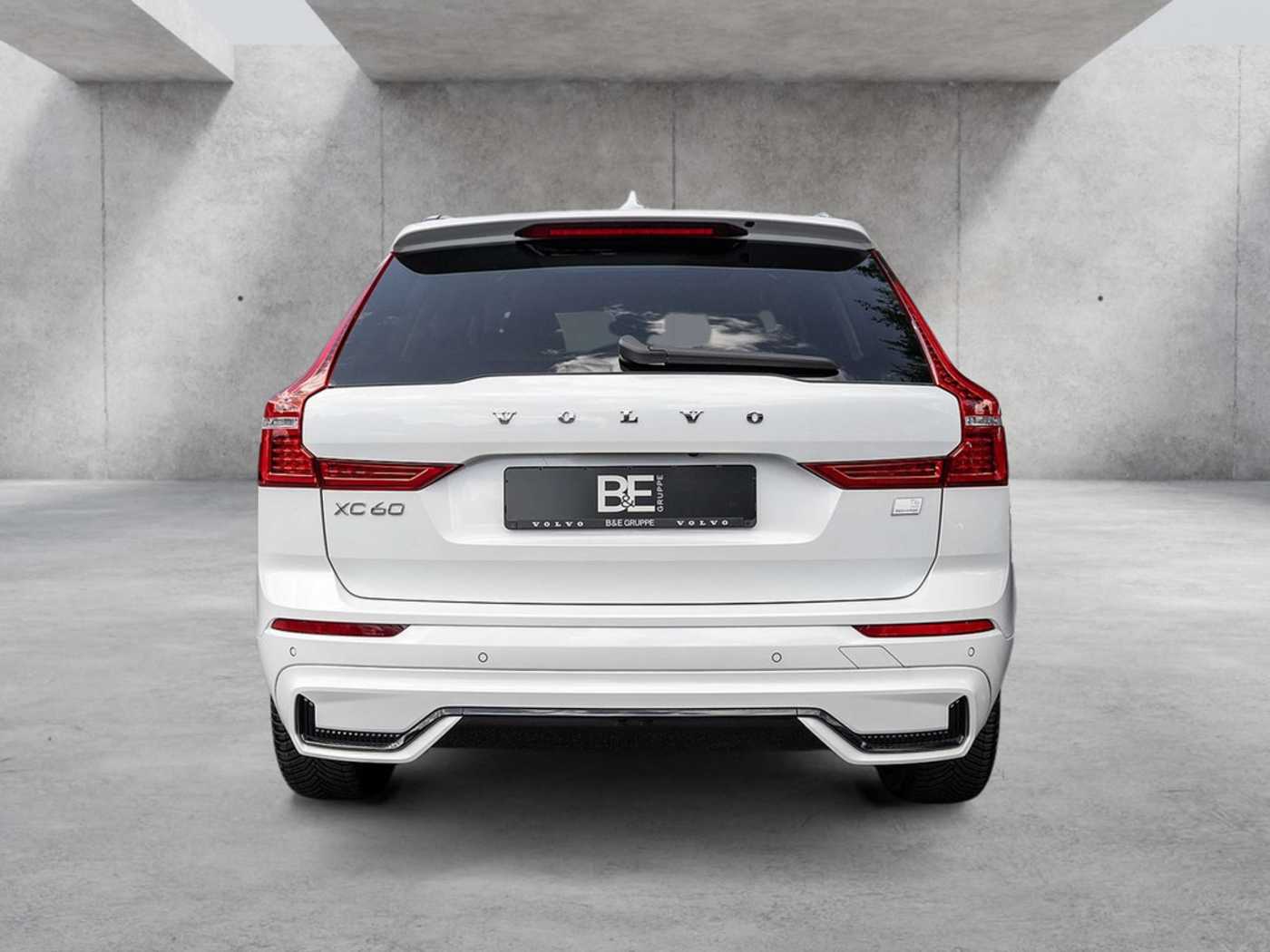 Volvo  T6 Plus Dark Recharge Plug-In Hybrid AWD