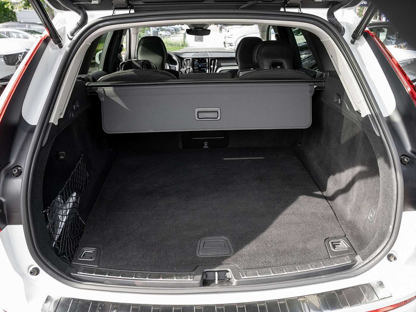 Volvo  T6 Inscription Expression Recharge AWD
