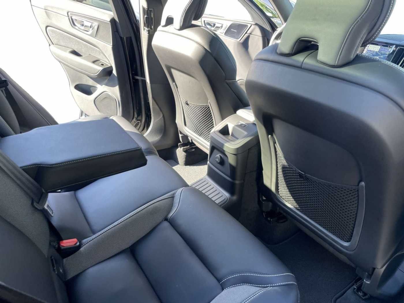 Volvo  T6 Plus Dark Plug-In Hybrid AWD 21' AHK