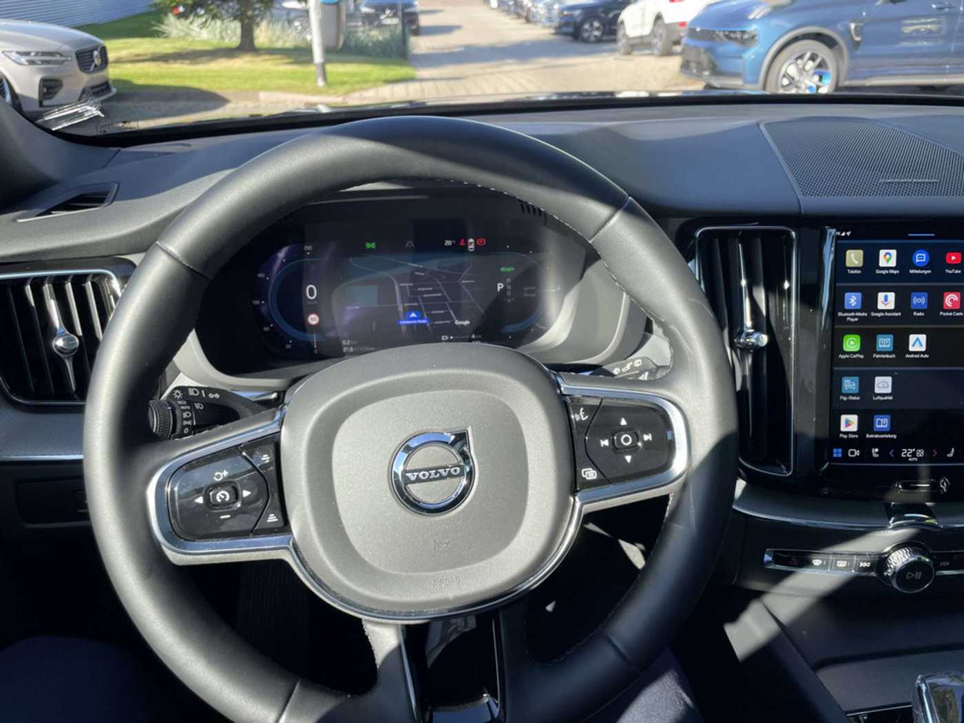 Volvo  T6 Plus Dark Plug-In Hybrid AWD 21' AHK