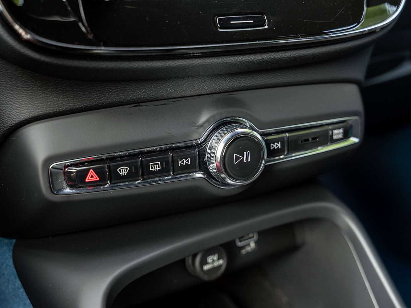 Volvo  T4 Recharge Core AHK ACC
