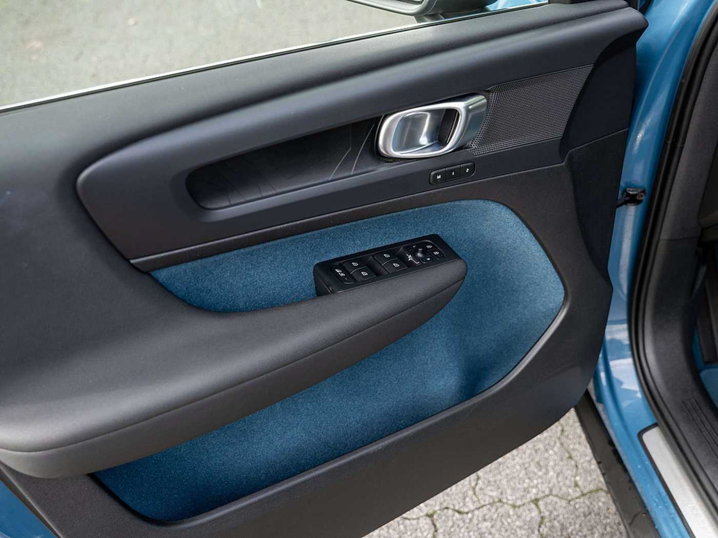 Volvo  T4 Recharge Core AHK ACC