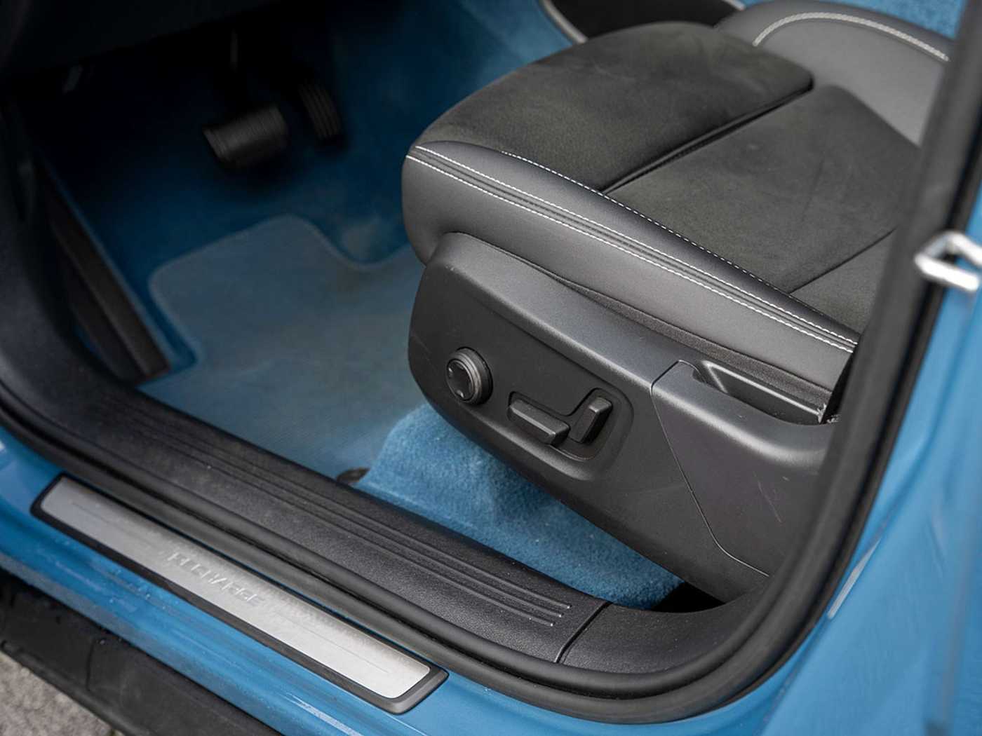 Volvo  T4 Recharge Core AHK ACC