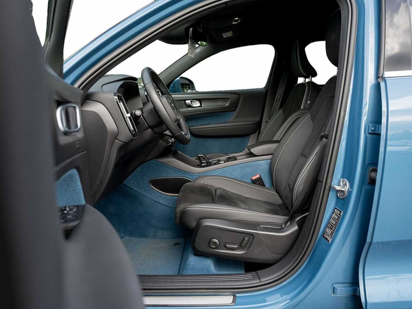 Volvo  T4 Recharge Core AHK ACC
