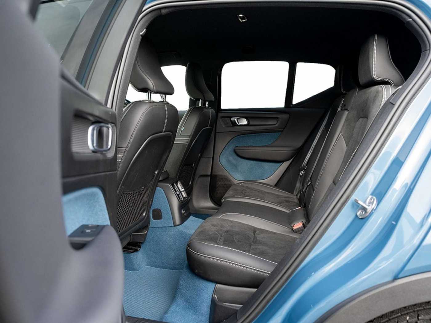 Volvo  T4 Recharge Core AHK ACC