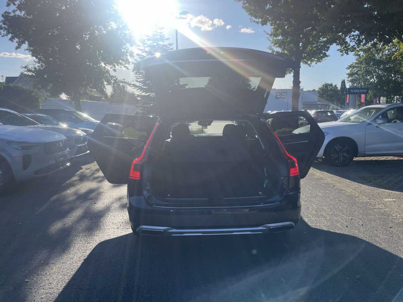 Volvo  D5 AWD Vmax u. Polestar-Lei