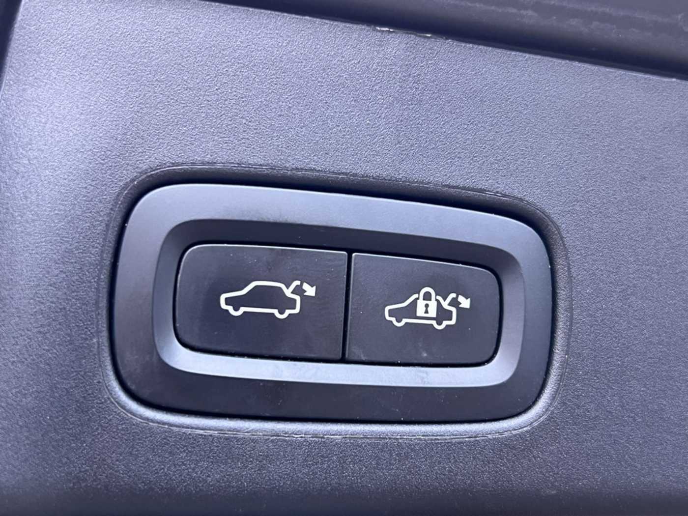 Volvo  D4 AWD LED SITZHEIZUNG ACC