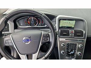 Volvo  D5 AWD Momentum AHK SHZ KAMERA XENON EU6