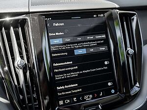 Volvo  T6 Plus Dark Recharge AWD GJR PANO 360°