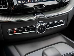 Volvo  T6 Plus Dark Recharge AWD GJR PANO 360°