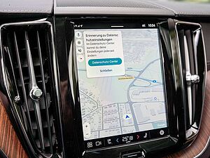 Volvo  T8 Ultra Dark Recharge Plug-In Hybrid AWD