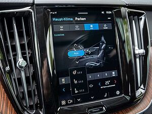Volvo  T8 Ultra Dark Recharge Plug-In Hybrid AWD