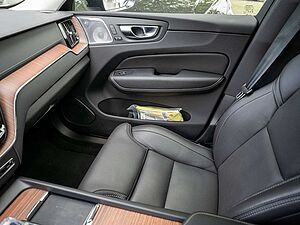 Volvo  T8 Ultra Dark Recharge Plug-In Hybrid AWD