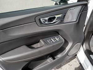 Volvo  T8 Ultra Dark Recharge Plug-In Hybrid AWD