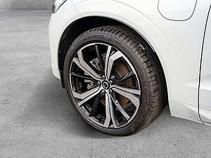 Volvo  T8 Ultra Dark Recharge Plug-In Hybrid AWD
