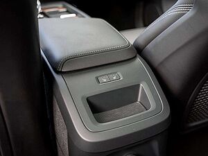 Volvo  T8 Ultra Dark Recharge Plug-In Hybrid AWD