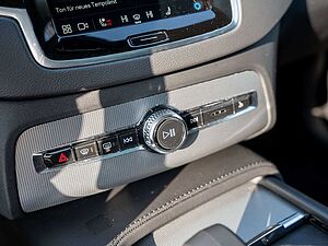 Volvo  T8 Plus Bright AWD H/K PANORAMADACH 360°