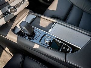 Volvo  T8 Plus Bright AWD H/K PANORAMADACH 360°