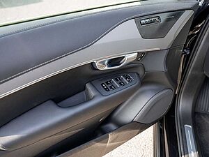 Volvo  T8 Plus Bright AWD H/K PANORAMADACH 360°