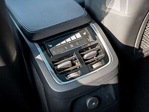 Volvo  T8 Plus Bright AWD H/K PANORAMADACH 360°