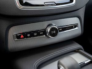 Volvo  T8 Ultra Bright Recharge 360° 7-SITZER