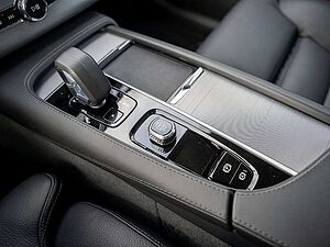 Volvo  T8 Ultra Bright Recharge 360° 7-SITZER
