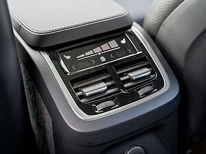 Volvo  T8 Ultra Bright Recharge 360° 7-SITZER