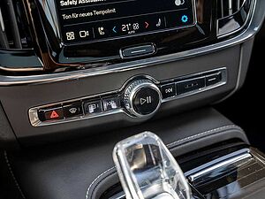 Volvo  T8 Ultimate Dark ACC HGSD B&W HUD 360°