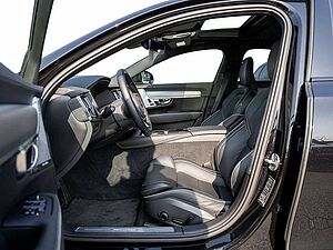 Volvo  T8 Ultimate Dark ACC HGSD B&W HUD 360°
