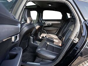 Volvo  T8 Ultimate Dark ACC HGSD B&W HUD 360°