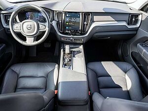 Volvo  B4 Momentum Pro