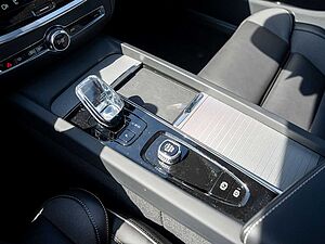 Volvo  B5 Ultimate Dark AWD