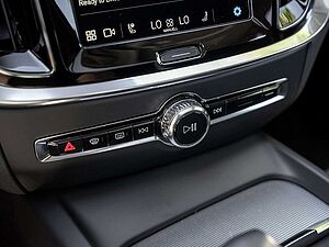 Volvo  B5 Ultimate Dark AWD HUD PANO 360°