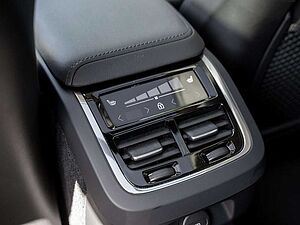 Volvo  B5 Ultimate Dark AWD HUD PANO 360°