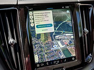 Volvo  T8 Ultra Dark Recharge Plug-In Hybrid AWD