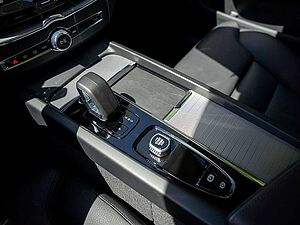 Volvo  T8 Ultra Dark Recharge Plug-In Hybrid AWD