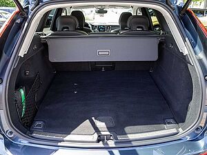 Volvo  T8 Ultra Dark Recharge Plug-In Hybrid AWD