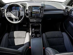 Volvo  B4 Ultra Dark MEMORY ACC H/K