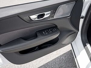 Volvo  T8 AWD Ultimate Dark AWD 360° B&W PANO