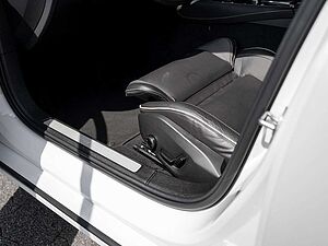 Volvo  T8 AWD Ultimate Dark AWD 360° B&W PANO