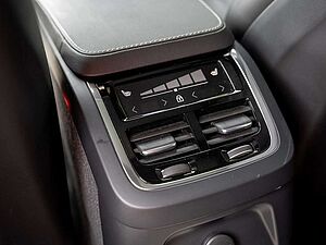 Volvo  T8 Plus Bright Recharge Plug-In Hybrid AWD