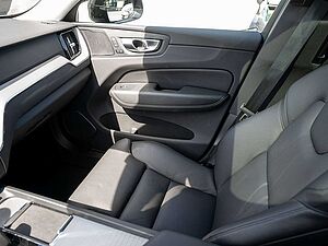 Volvo  T6 Plus Dark Recharge Plug-In Hybrid AWD