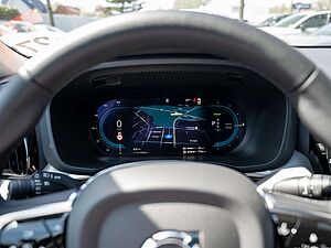 Volvo  T6 Plus Dark Recharge Plug-In Hybrid AWD