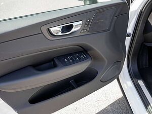 Volvo  T6 Plus Dark Recharge Plug-In Hybrid AWD