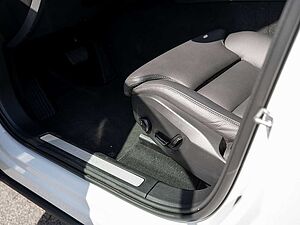 Volvo  T6 Plus Dark Recharge Plug-In Hybrid AWD