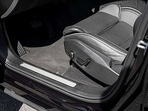 Volvo  T6 Plus Dark Recharge Plug-In Hybrid AWD