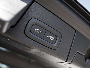 Volvo  T6 Plus Dark Recharge Plug-In Hybrid AWD