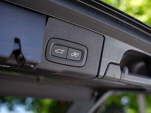Volvo  T8 Plus Black Edition Recharge Plug-In Hybrid AWD
