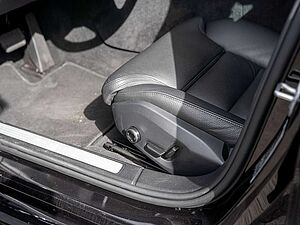 Volvo  B5 Ultimate Dark AWD 360° ACC HUD PANO