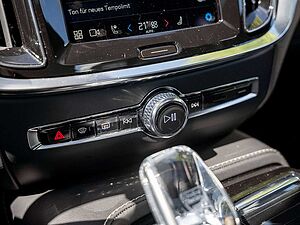 Volvo  T8 Ultimate Dark Recharge AWD HUD PANO